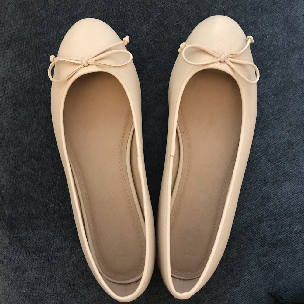 New nude color ballet flats with bow size 10